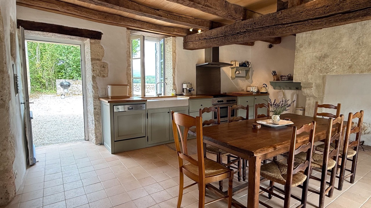 Photo of Kitchen in Bourg-des-Maisons