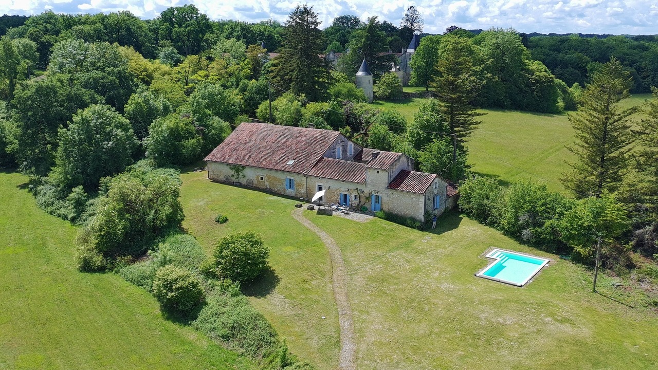 Photo of Others in Bourg-des-Maisons