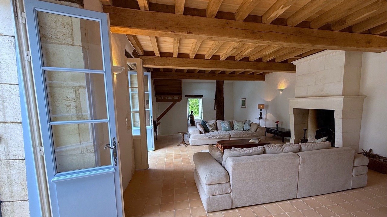 Photo of Livingroom in Bourg-des-Maisons