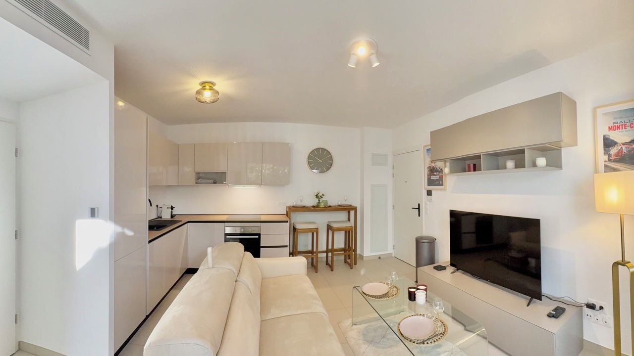 Photo of Livingroom in Eze