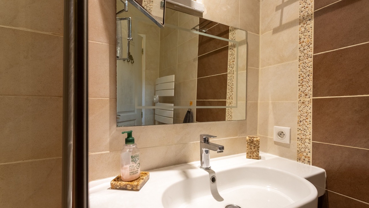 Photo of Bathroom in Sames