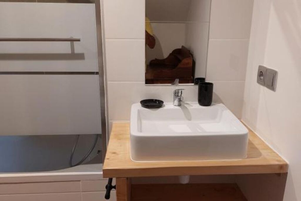 Photo of Bathroom in Saint-Remy-de-Maurienne