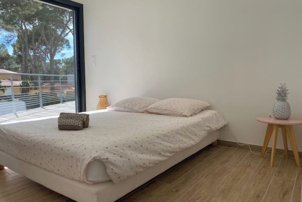 Photo of Bedroom in Hyeres