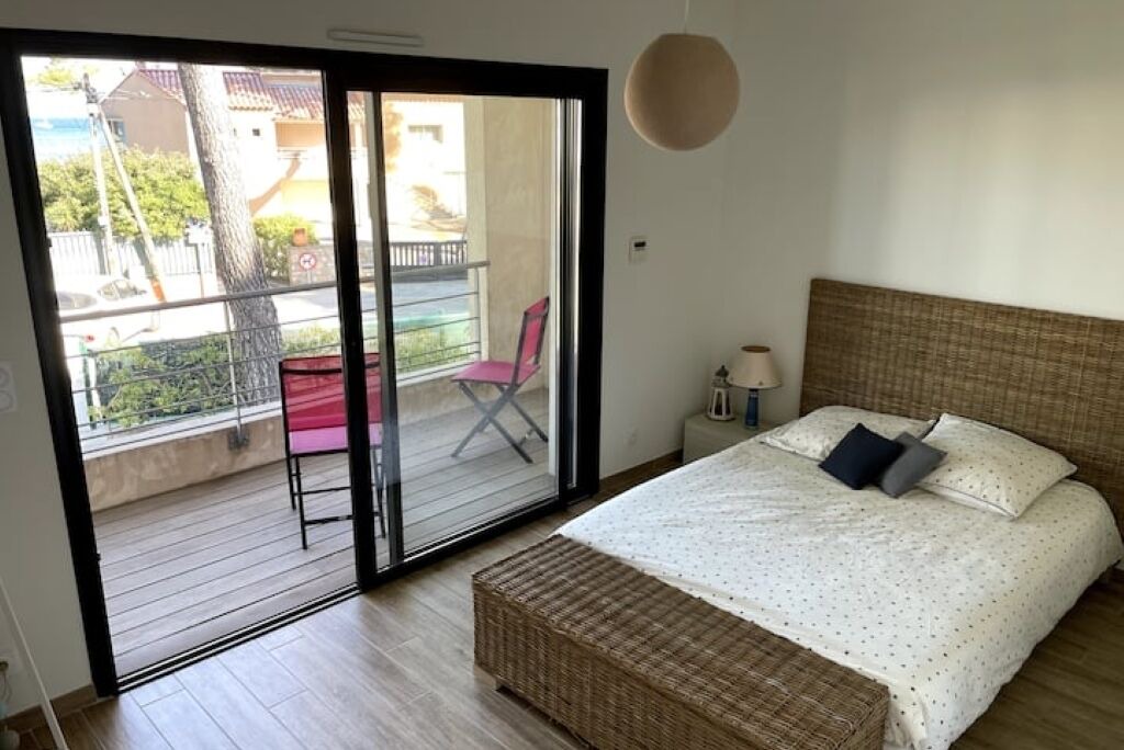 Photo of Bedroom in Hyeres