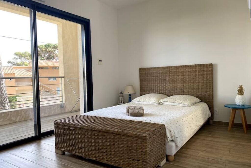 Photo of Bedroom in Hyeres