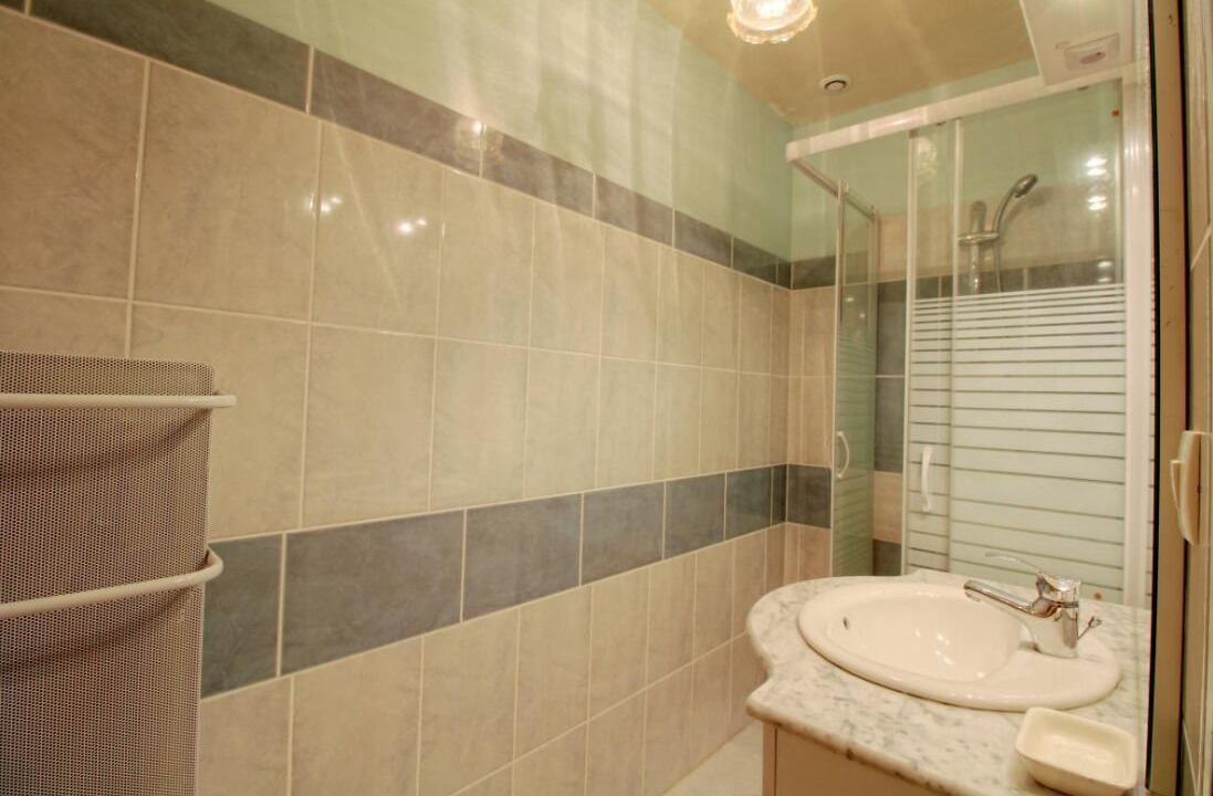 Photo of Bathroom in Lau-Balagnas