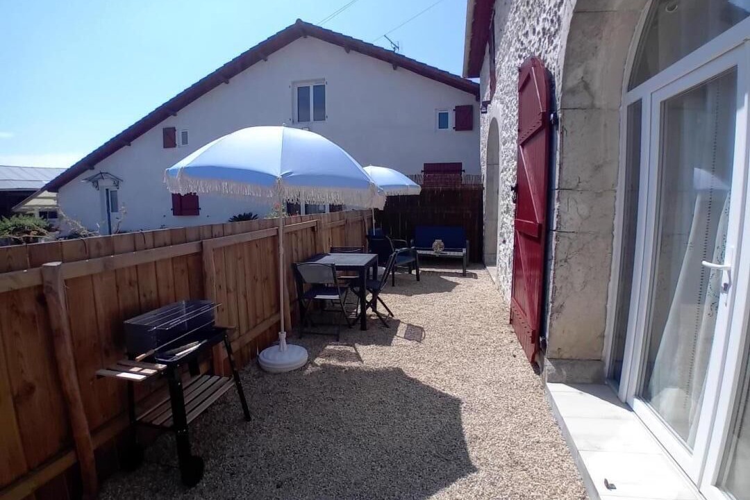 Photo of Outdoor in Pouillon