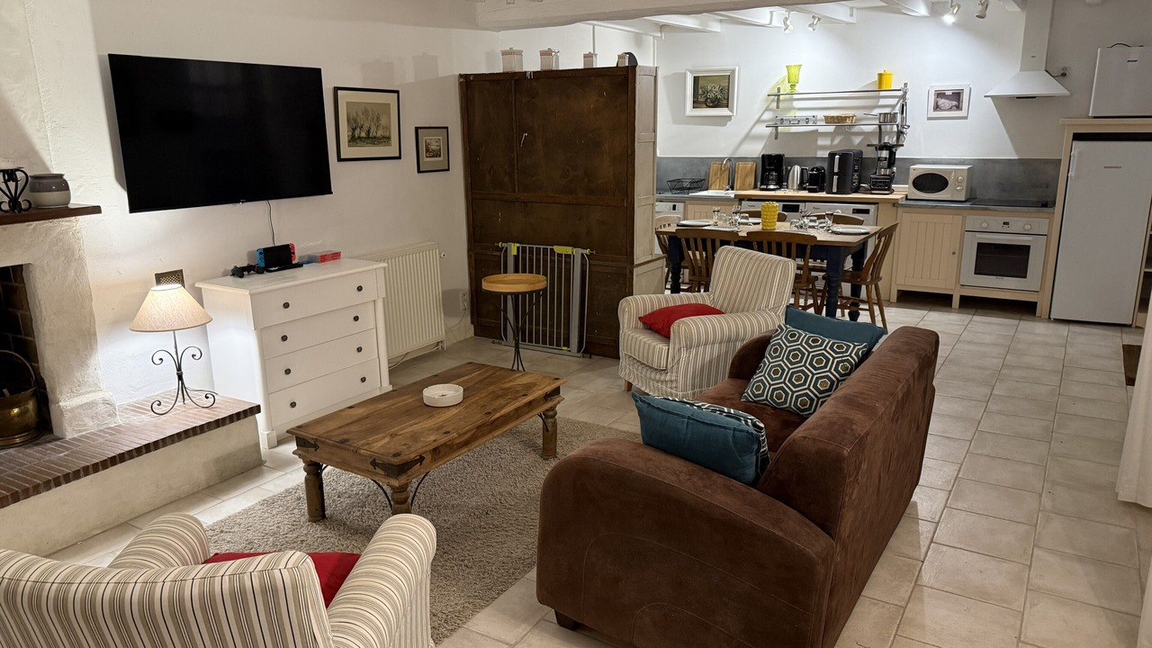 Photo of Livingroom in Saint-Palais-du-Ne