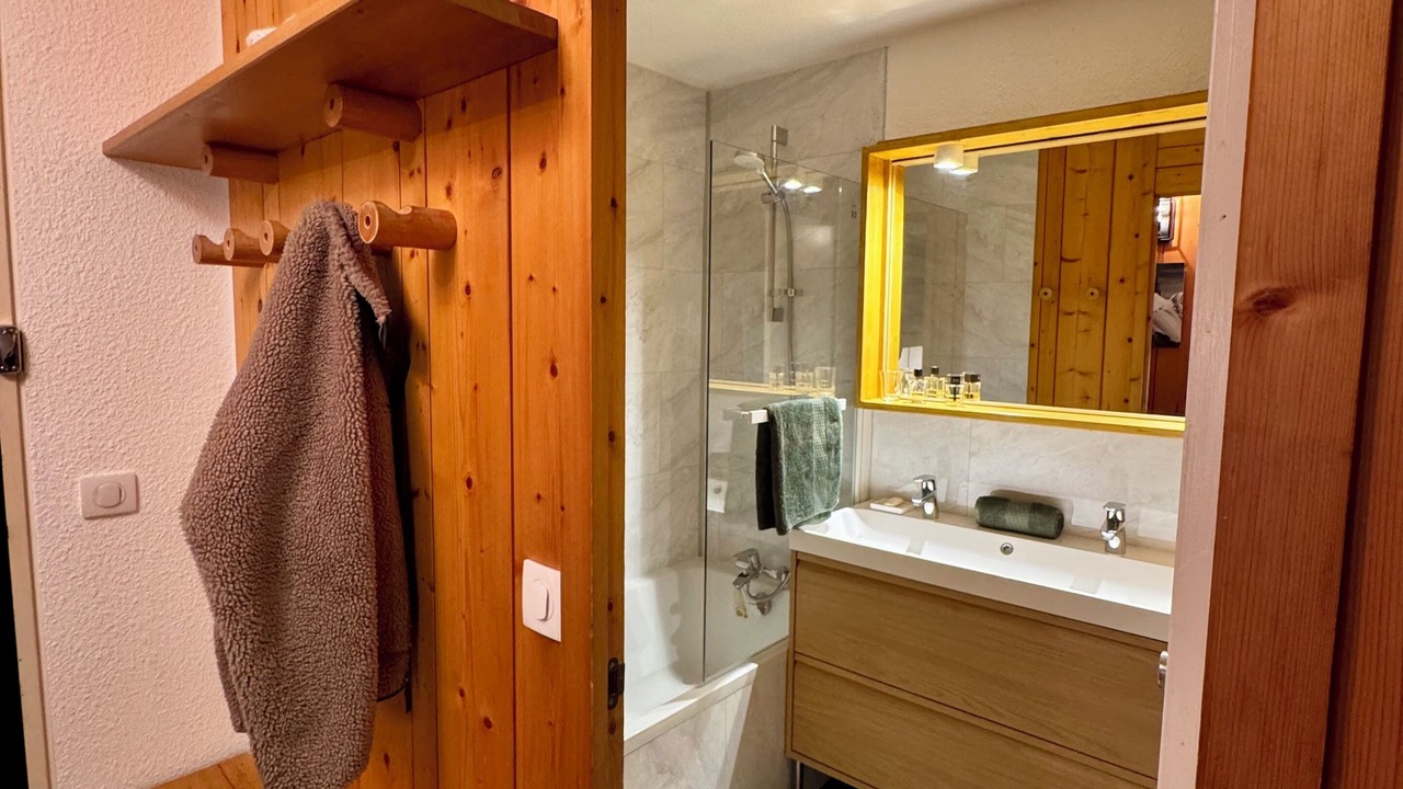 Photo of Bathroom in Arc-1600