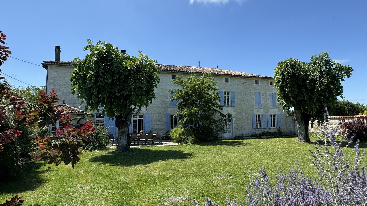 Photo of Outdoor in Saint-Palais-du-Ne