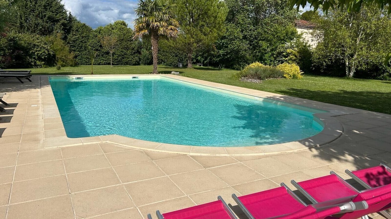 Photo of Outdoor in Saint-Palais-du-Ne