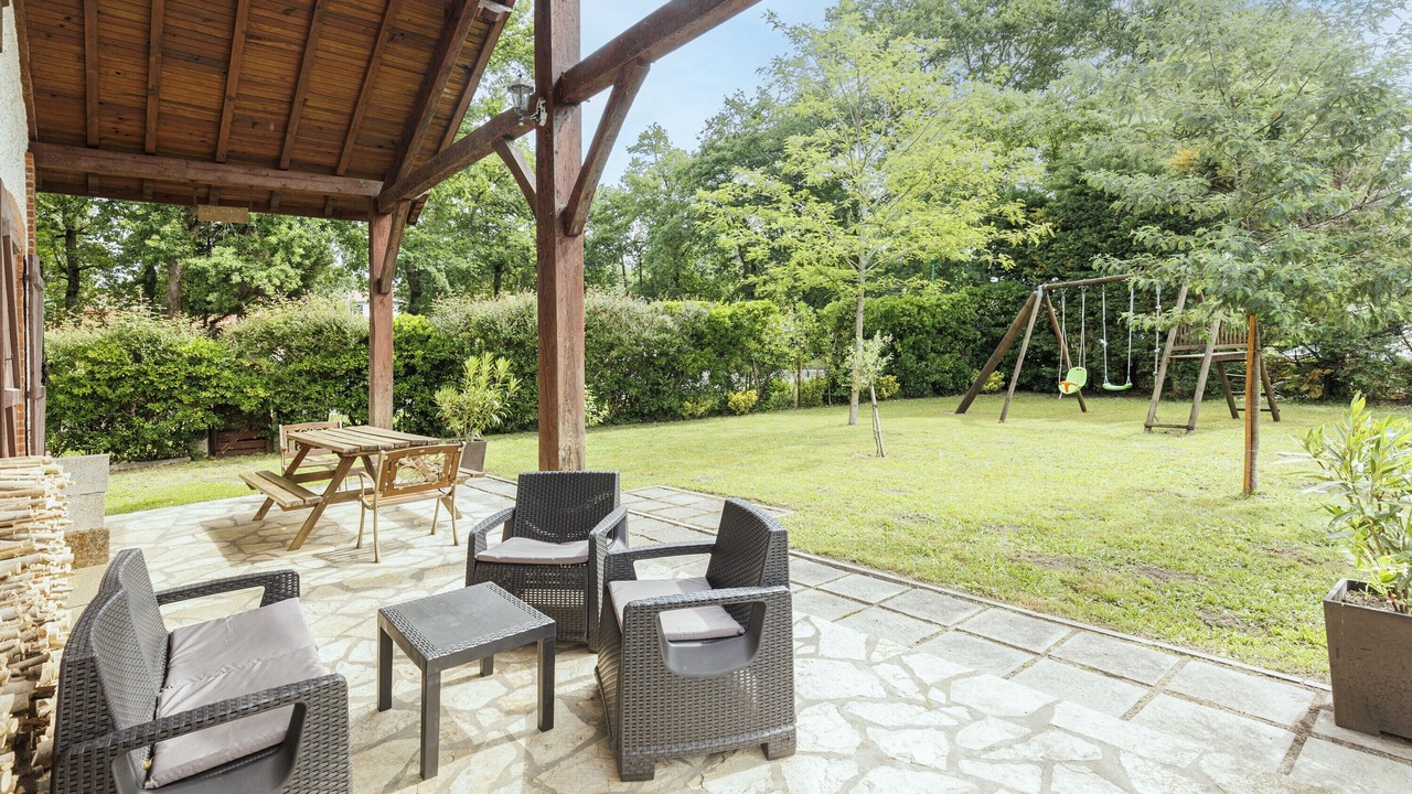 Photo of Patio Balcony in Saint-Vincent-de-Tyrosse