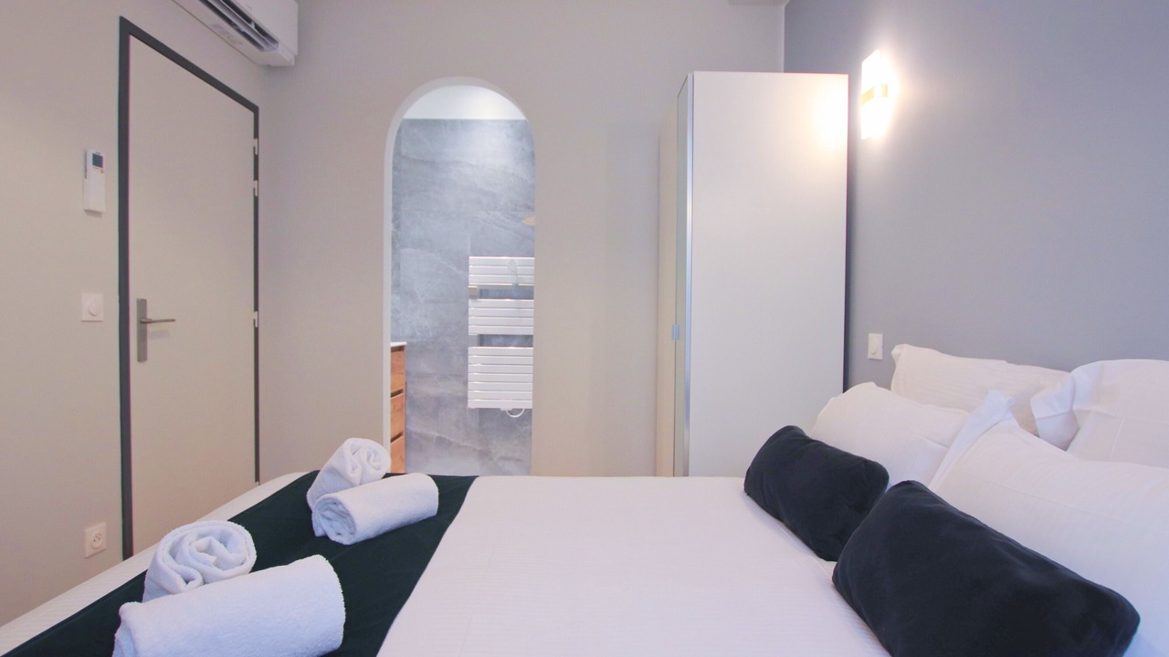 Photo of Bedroom in Hotel de Ville - Quinconces