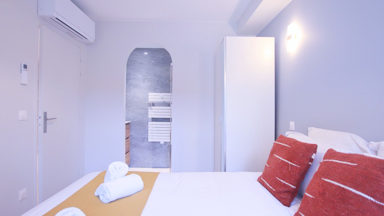 Photo of Bedroom in Hotel de Ville - Quinconces