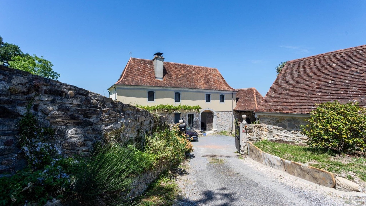 Photo of Outdoor in Viellesegure