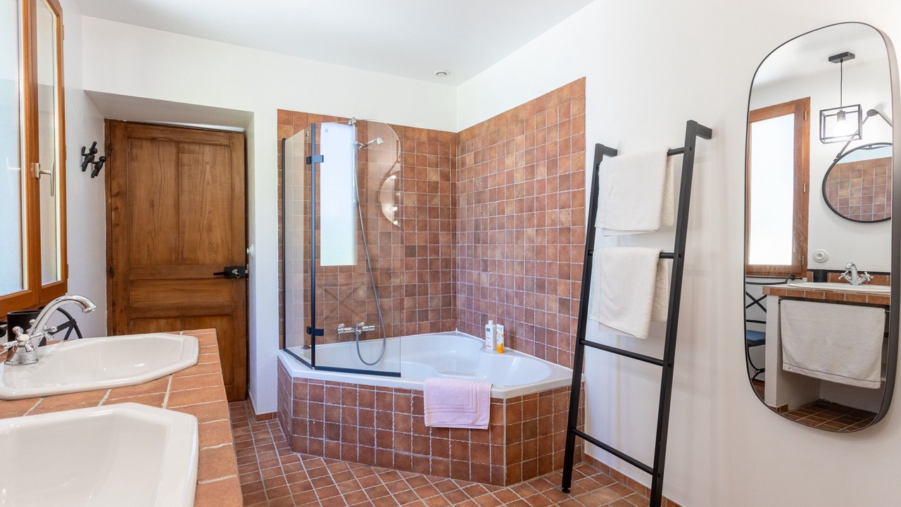Photo of Bathroom in Viellesegure