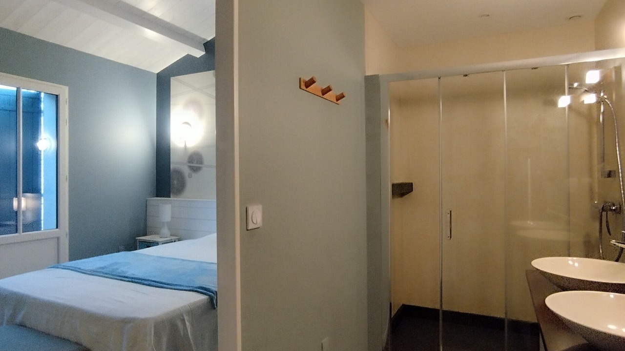Photo of Bathroom in Aytre