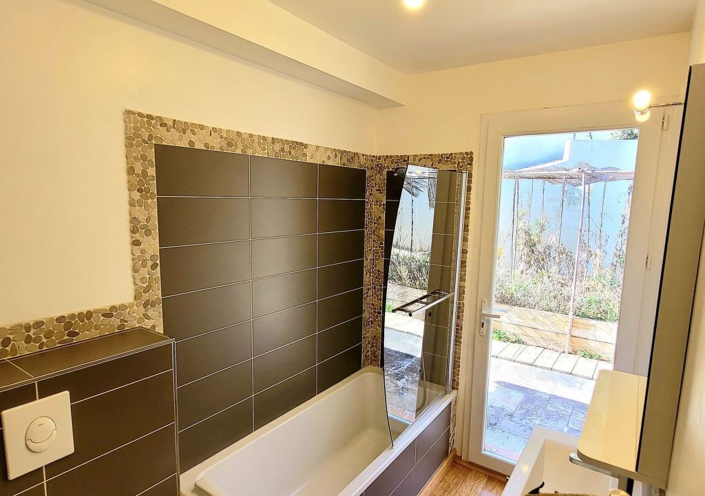 Photo of Bathroom in Collobrieres