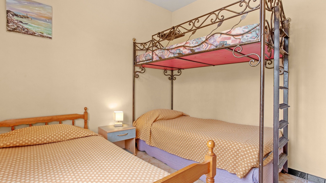 Photo of Bedroom in Meounes-les-Montrieux