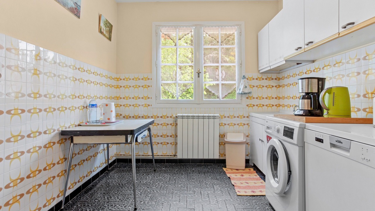 Photo of Kitchen in Meounes-les-Montrieux