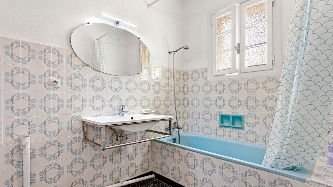 Photo of Bathroom in Meounes-les-Montrieux