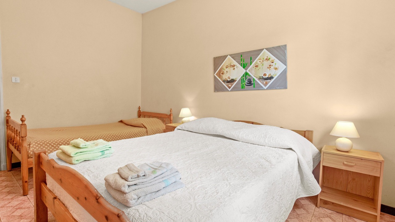 Photo of Bedroom in Meounes-les-Montrieux