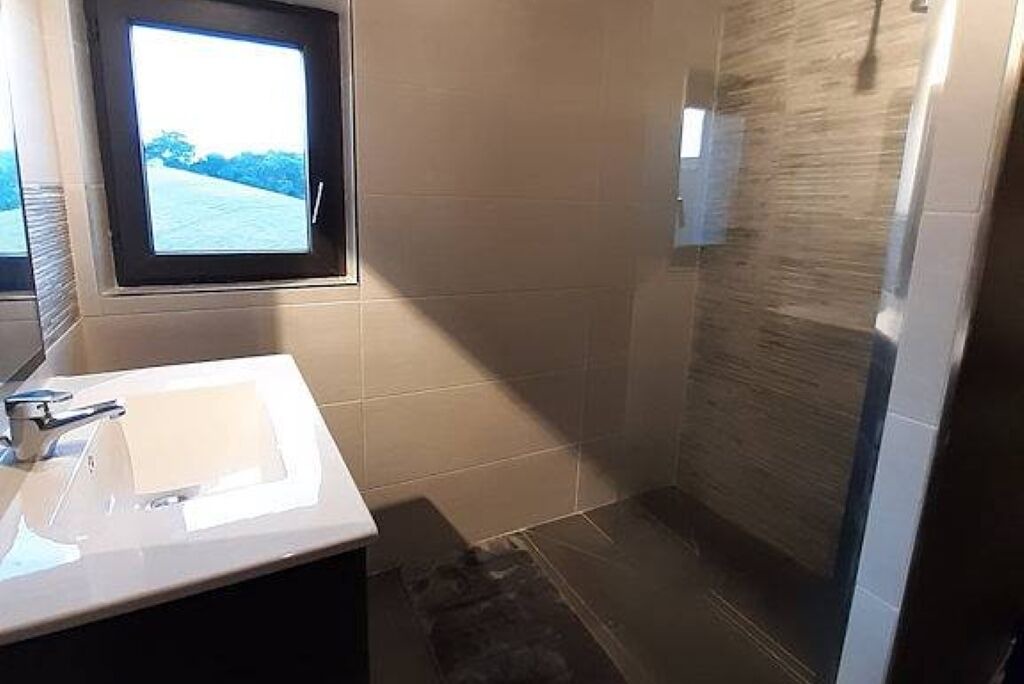 Photo of Bathroom in Armendarits