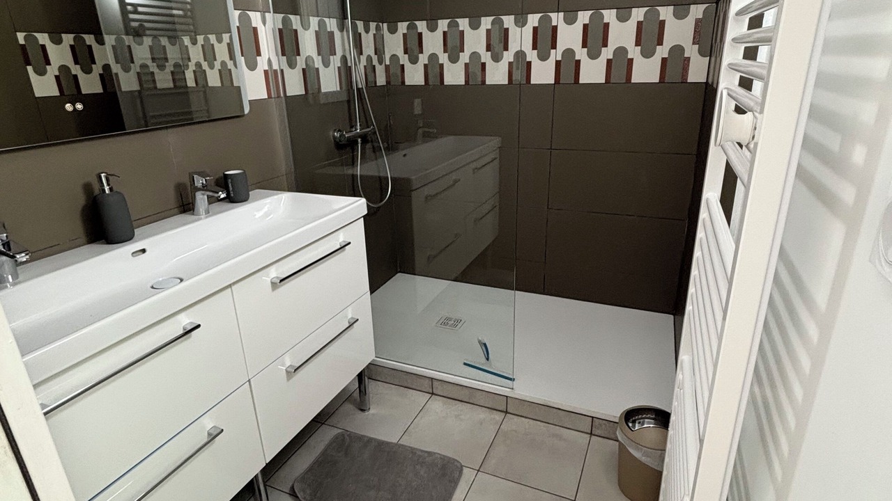 Photo of Bathroom in Marans