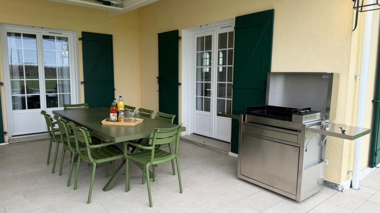 Photo of Outdoor in Garrey