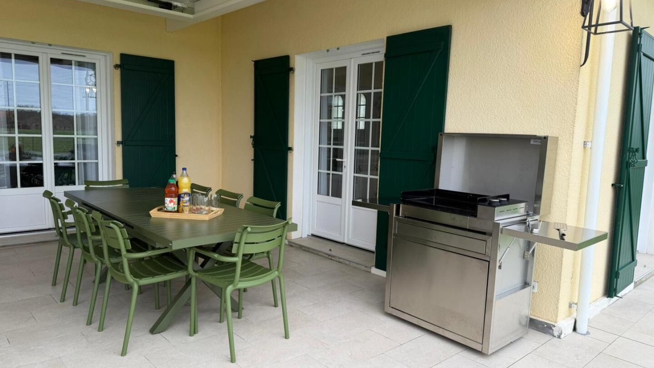 Photo of Outdoor in Garrey