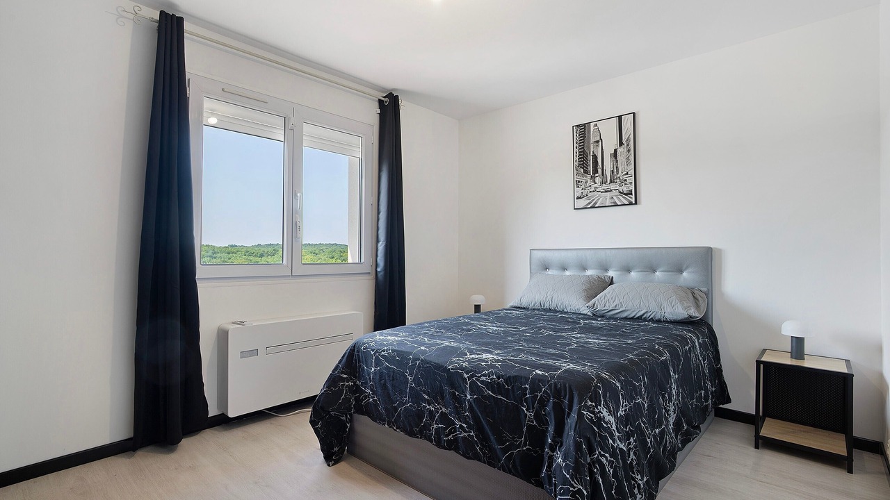 Photo of Bedroom in Saint-Cernin-de-Larche