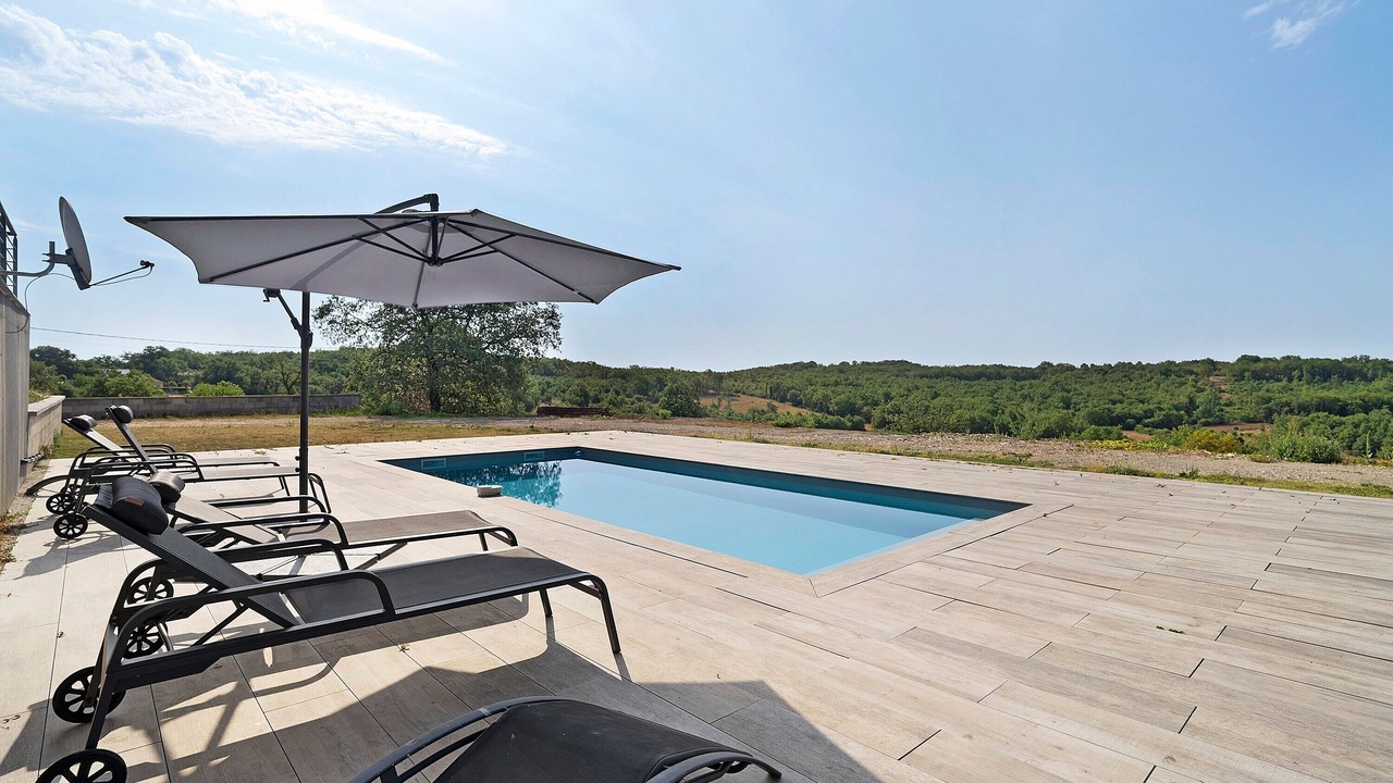 Photo of Outdoor in Saint-Cernin-de-Larche