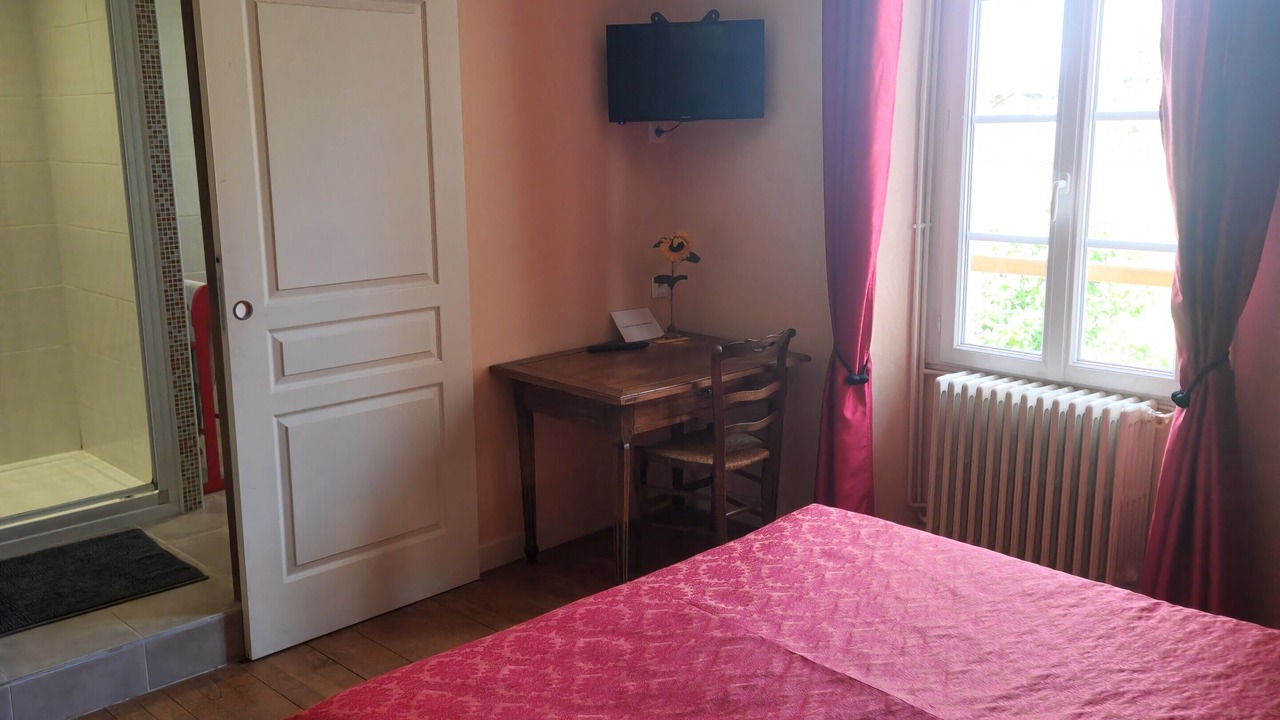 Photo of Bedroom in Reaux