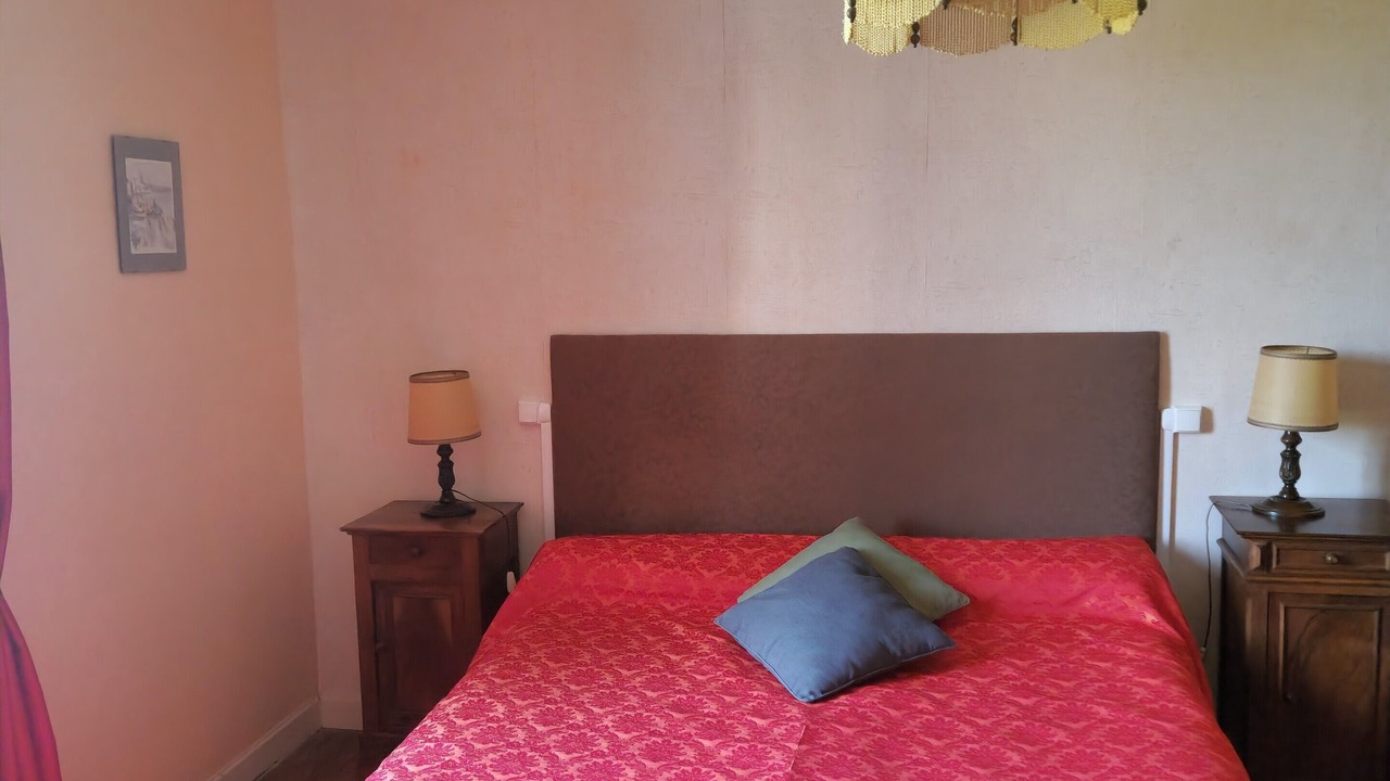 Photo of Bedroom in Reaux
