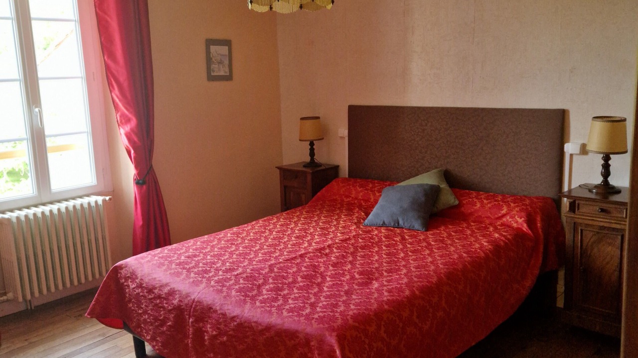 Photo of Bedroom in Reaux