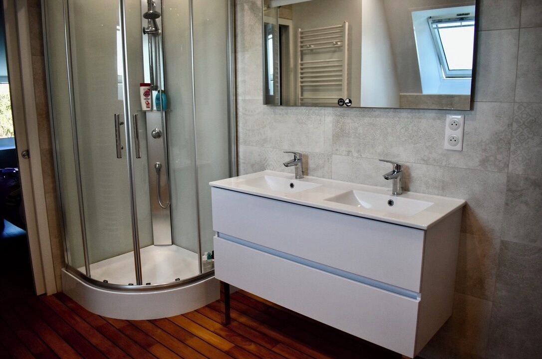 Photo of Bathroom in Meallet