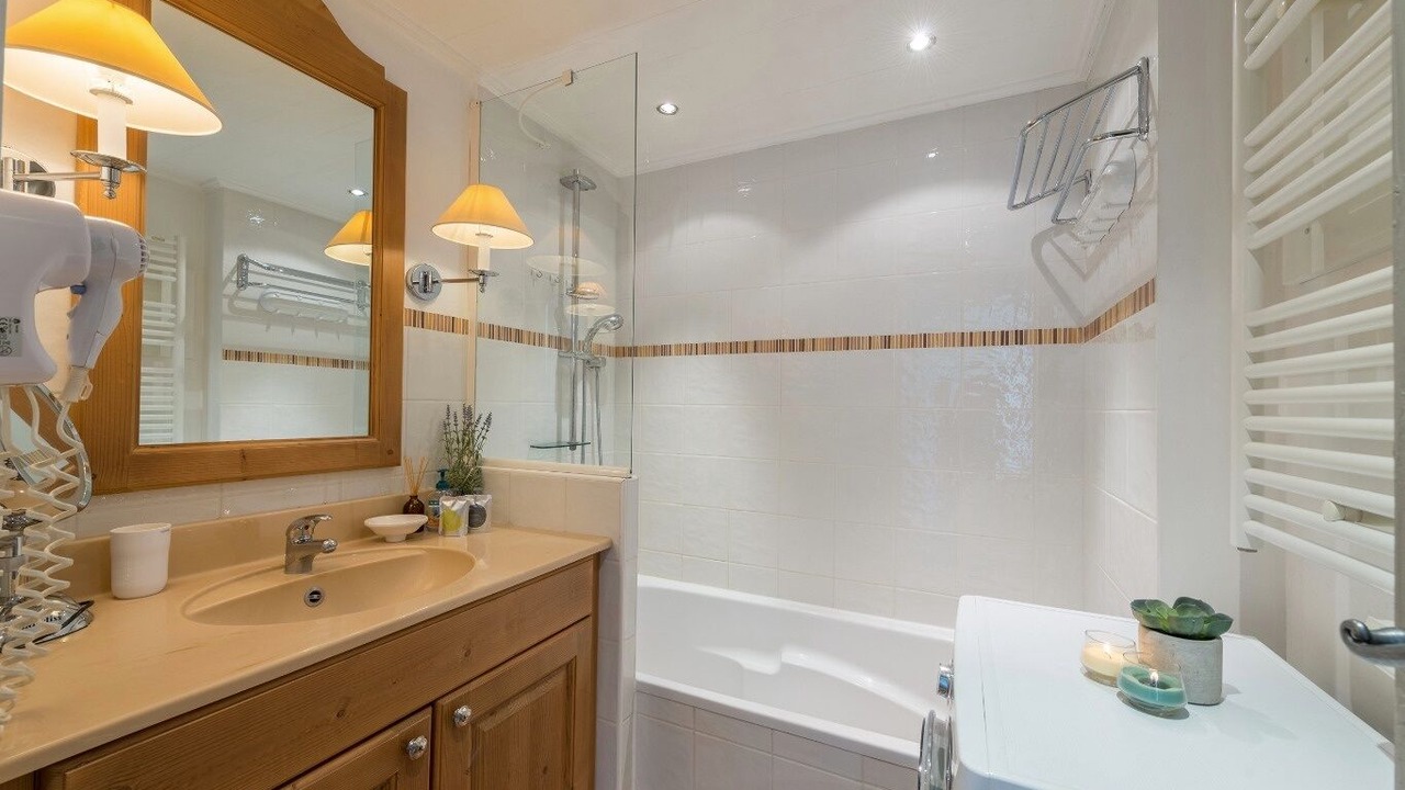 Photo of Bathroom in Duingt