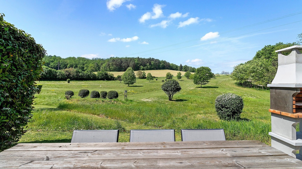 Photo of Outdoor in Jayac