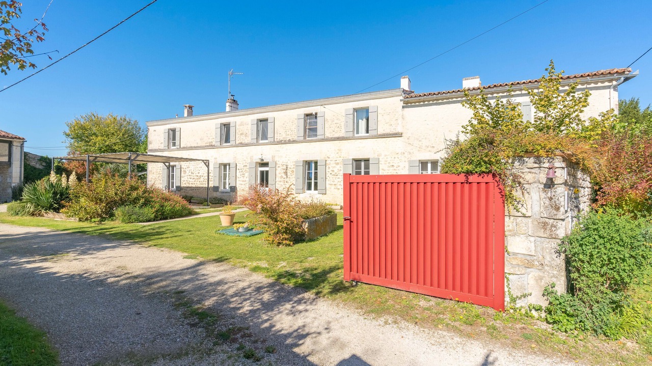 Photo of Outdoor in Saint-Romain-de-Benet
