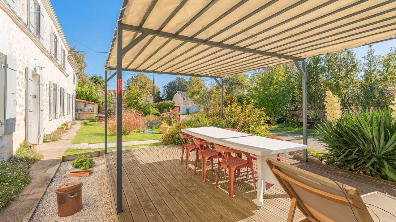 Photo of Outdoor in Saint-Romain-de-Benet