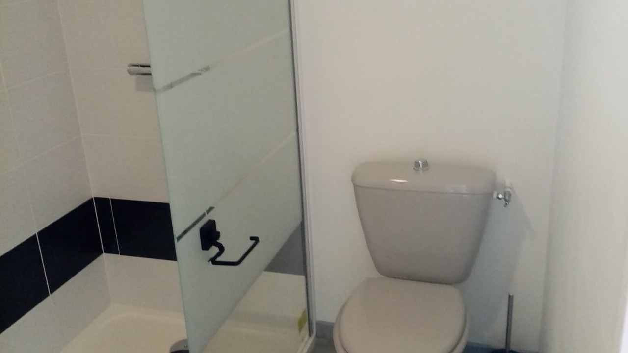 Photo of Bathroom in Guimps