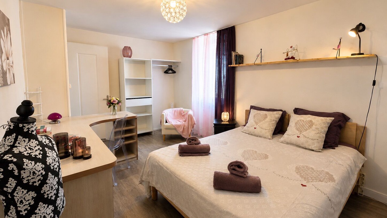 Photo of Bedroom in Saint-Hilaire-des-Loges