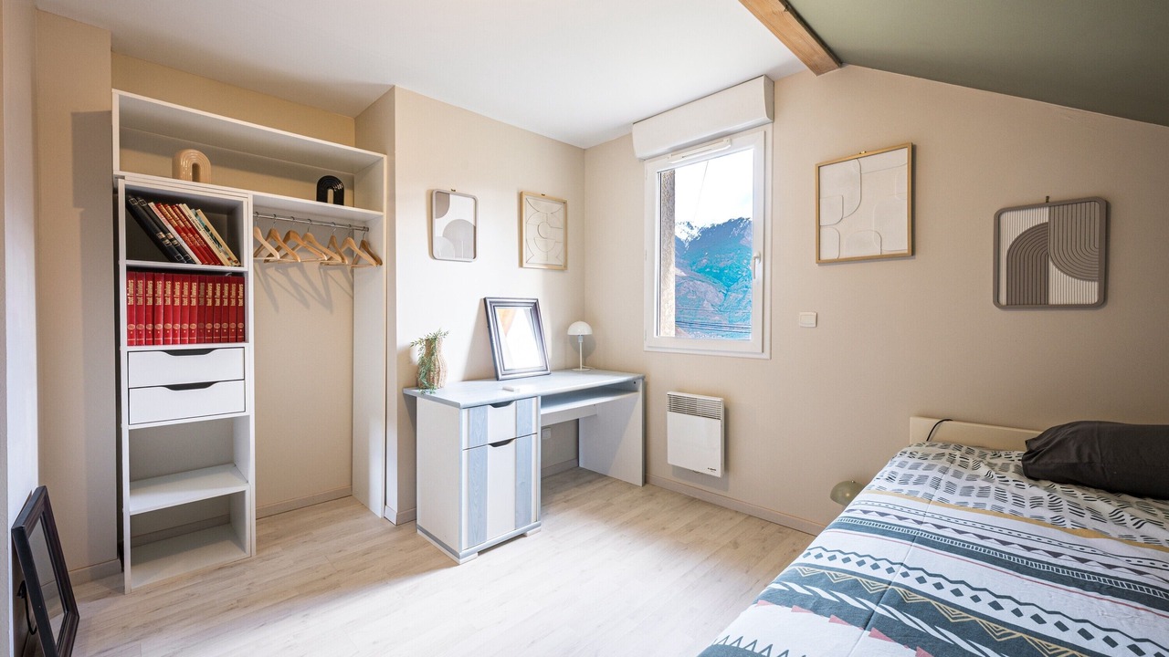 Photo of Bedroom in Saint-Jean-de-Maurienne