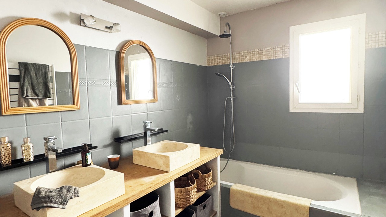 Photo of Bathroom in Meounes-les-Montrieux