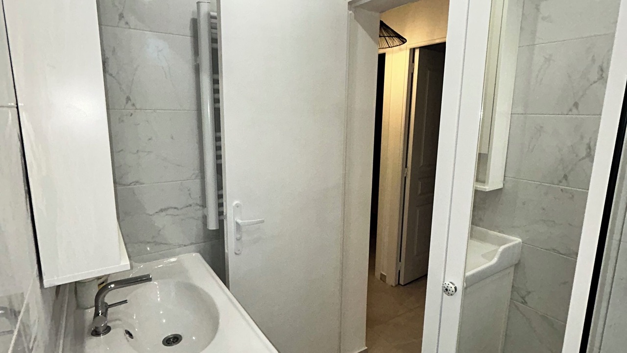 Photo of Bathroom in Chanot - Stade Velodrome