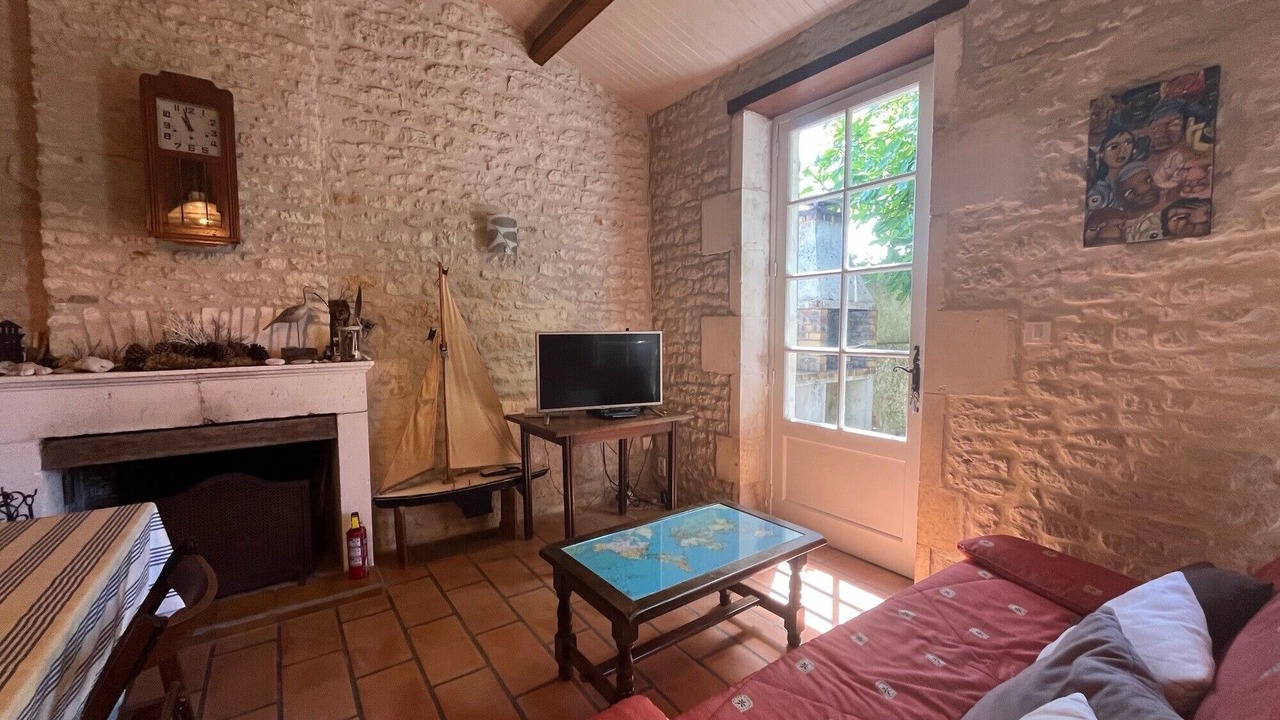 Photo of Livingroom in Domino