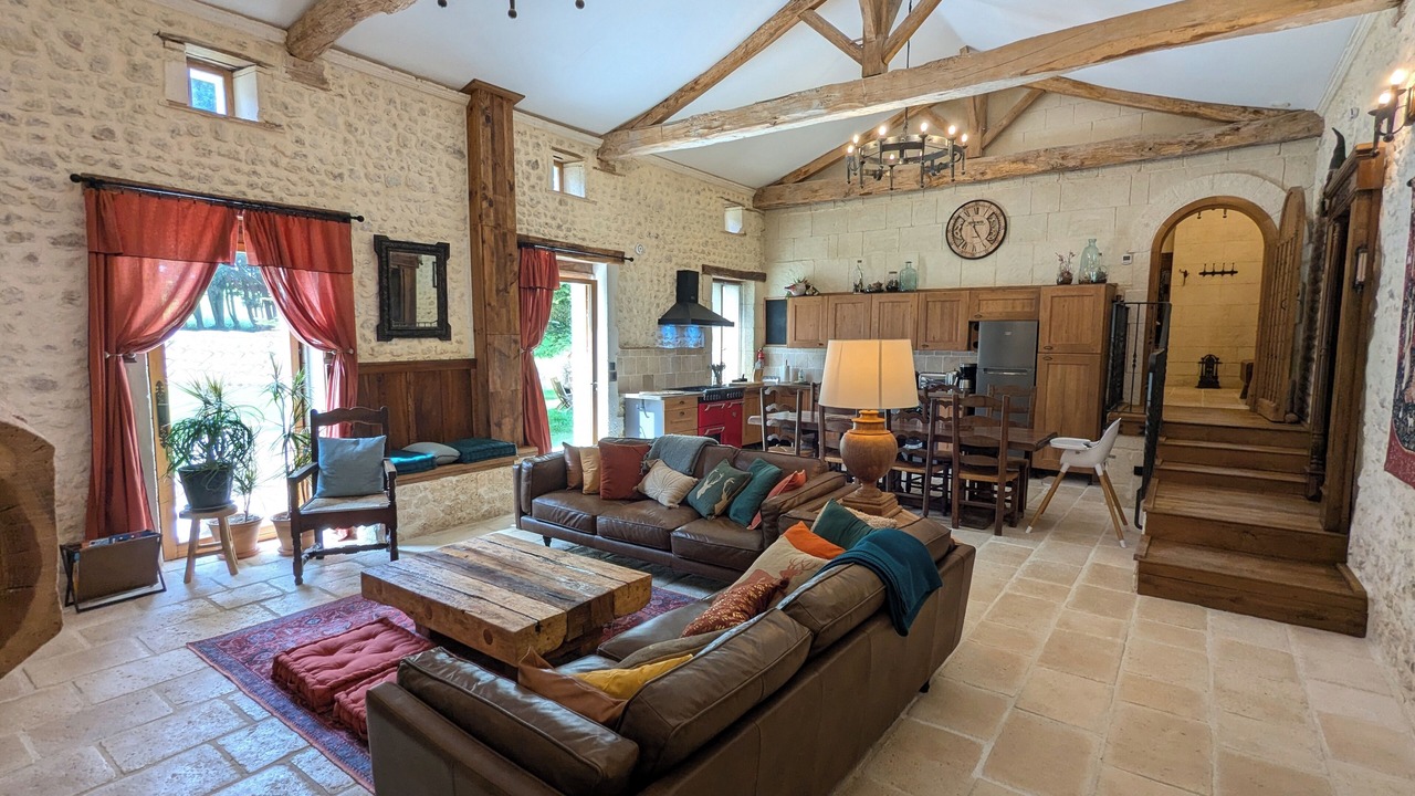 Photo of Livingroom in Saint-Aulais-la-Chapelle