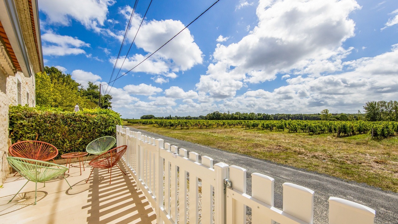Photo of Patio Balcony in Begadan
