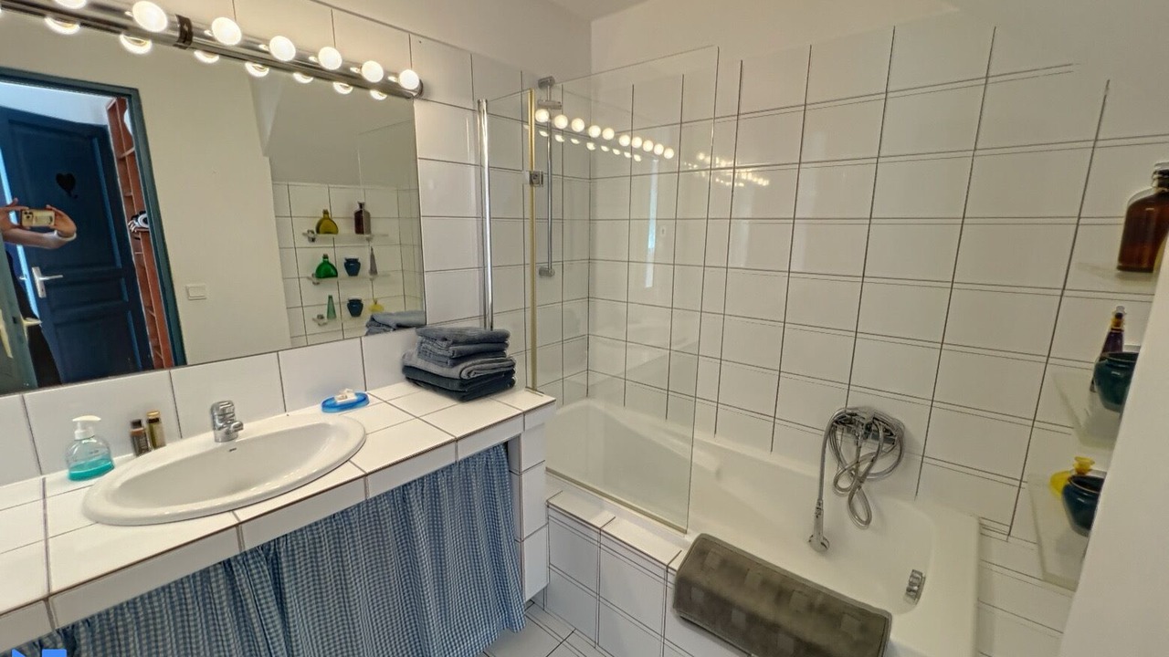 Photo of Bathroom in Saint-Vallier-de-Thiey