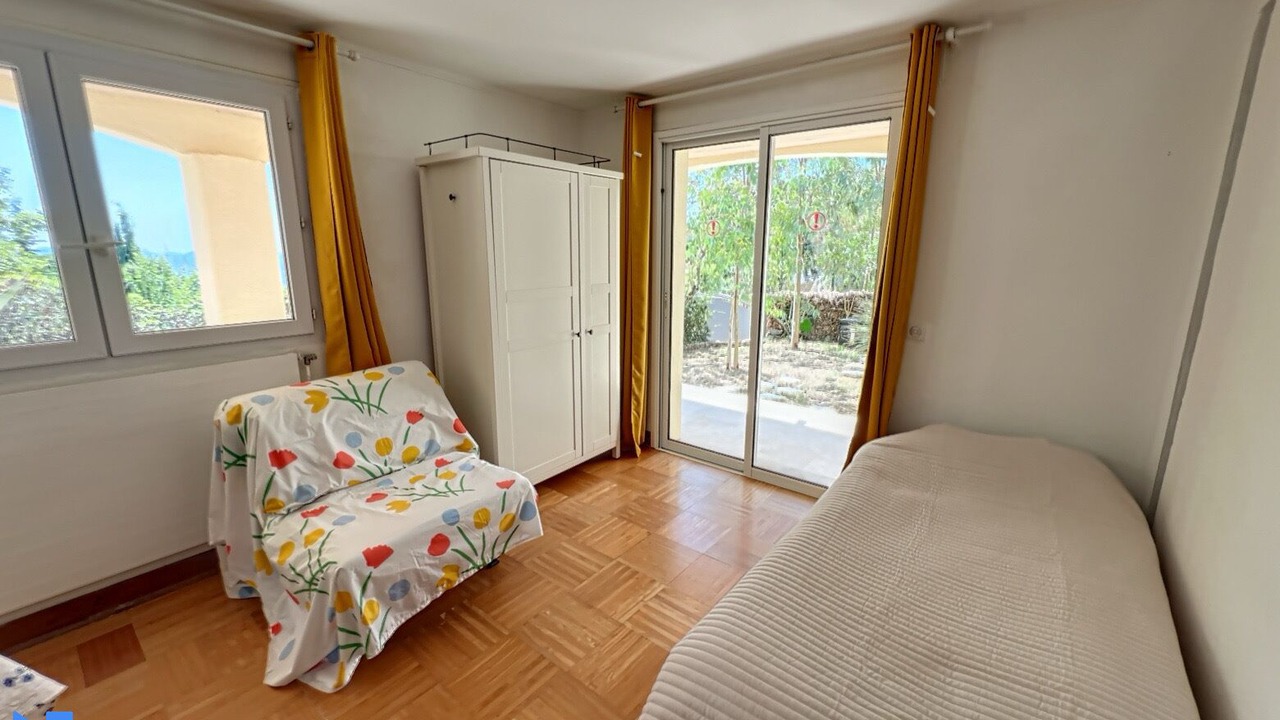 Photo of Bedroom in Saint-Vallier-de-Thiey